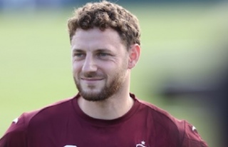 Futbolcumuz Mustafa Eskihellaç basın toplantısı...