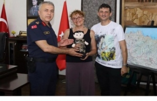 Bahattin Paşa Minguzzi’nin ailesini kabul etti.