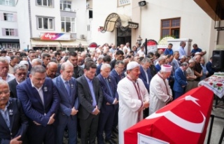 Bakan Demir Toprağa Verildi