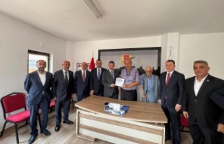 MHP’den Başkan Emiroğlu’nu Ziyaret