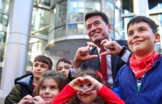ORTAHİSAR BELEDİYESİ’NDEN ÖĞRENCİLERE ‘ÇANTA...