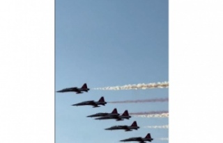 Türk yıldızları büyüledi
