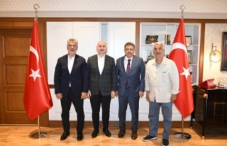 BAŞKAN GENÇ: "BÜYÜK ÖLÇEKLİ PROJELERİ...