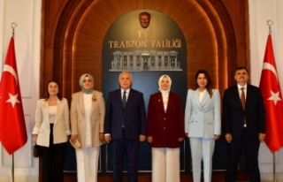 Vali Aziz Yıldırım, Bakan Yardımcısı Leman Yenigün...