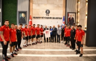 AMPUTE MİLLİ TAKIMI'NDAN BÜYÜKŞEHİR'E...