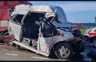 Arsin‘de trafik kazası 15 yaralı.