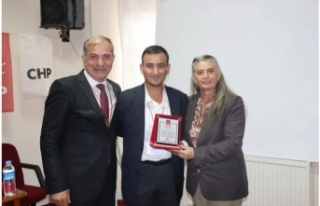 Av.Suiçmez eski ve yeni başkanı tebrik etti.