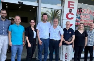 Başkan adayı bıyık güçlü eczacılık emin adamlarla...