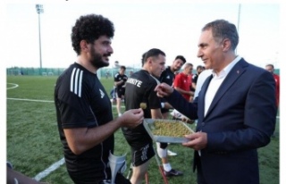 İl Müdürü Arıcıoğlu Baklava İkram Etti