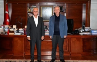 Koray Aydın Mansur başkanın yanındayız