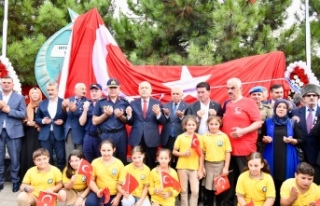 Şehitler Anıtı'na Görkemli Açılış