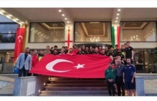 SiVRiKAYA'DAN AMPUTE MILLiLERE BAYRAKLI DESTEK