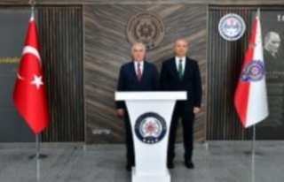Vali Aziz Yıldırım emniyet müdürü Ali Loğoğlu’nu...