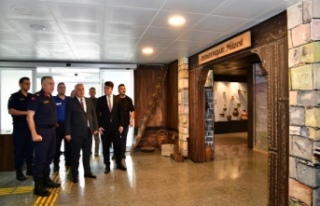 Vali Yıldırım dernek Pazarı’nda.