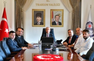 Vali Yıldırım topladı