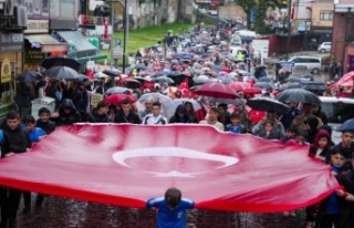 YOĞUN YAĞMUR, CUMHURİYET COŞKUSUNA ENGEL OLMADI