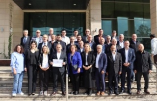 Başkan Bak Mazbatasını Aldı