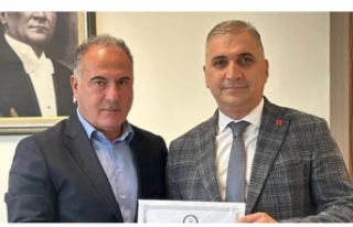 Başkan Batmaz Mazbatasını Aldı