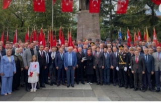 Cumhuriyetimizin 102. kuruluş yıl dönümünü kutluyoruz.