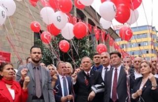 Dilek balonlari havaya uçuruldu