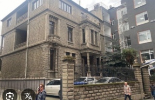 Eski Doğumevi yıkıma terk edildi.