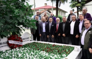 Kurucu Başkanımız Ali Osman Ulusoy kabri başında...