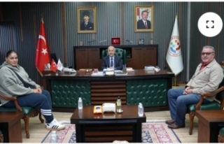 Milli boksör Havvanur Rektör prof.Dr. Kutlu’yu...