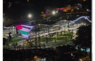 Otobüs terminalinde Filistin bayrağı yansıtıldı