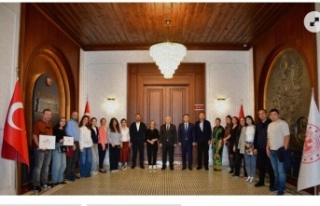 Vali Yıldırım, Yabancı Turizmcileri Kabul Etti