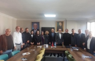 Başkan Dr.taşan başkan Eraydın’ı etti