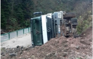 Düzköy’de trafik kazası 1 yaralı.