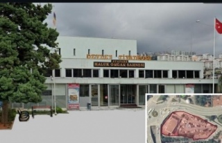 Haluk  Ongan Sahnesi Yıkılıyor