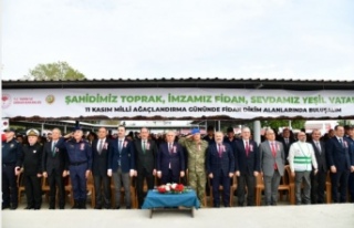 Milli Ağaçlandırma Günü’nde Fidanlar Toprakla...