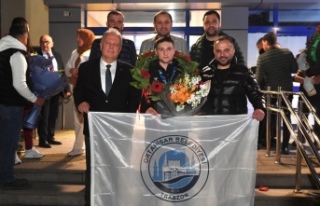 TRABZON’UN ŞAMPİYONLARINA GÖRKEMLİ KARŞILAMA