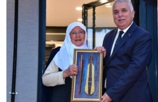 Vali Yıldırım Yıldızlı Huzurevinde