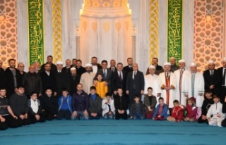 BAŞKAN GENÇ’TEN REGAİP KANDİLİ’NDE KANDİL...