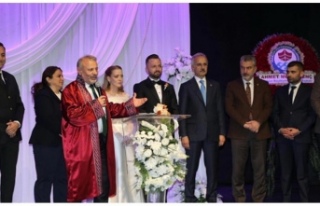 Bakan Uraloğlu yeğeninin nikah şahitliğini yaptı