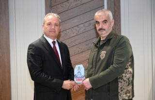 Başkan tezcan il emniyet müdürü Loğoğlu’nu...