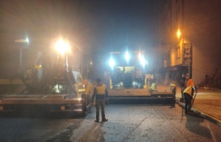 BÜYÜKŞEHİR'İN YOL ÇALIŞMALARI GECE GÜNDÜZ...