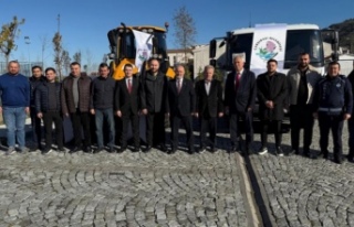 Çarşıbaşı Belediyesi yeni iş Makinaları Geldi.