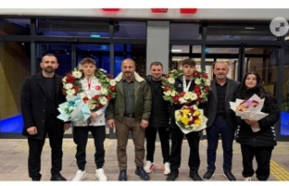 Çifte Madalya ile Döndüler