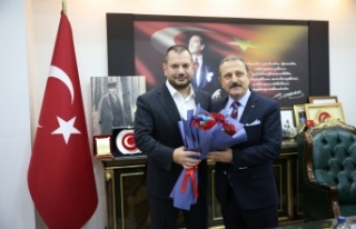 Ertuğrul Doğan’dan Vakfıkebir Belediye Başkanı...