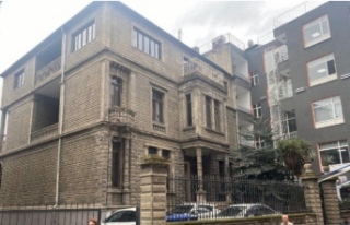 Eski Doğumevi yıkıma terk edildi.