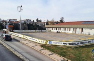 Motosiklet otoparkı bomboş kaldı.