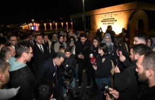 'SOĞUK AY' TRABZON’DA GENÇLERİ BÜYÜLEDİ