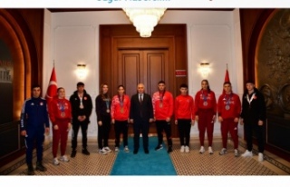 Vali Yıldırım Şampiyon sporcuları ağırladı