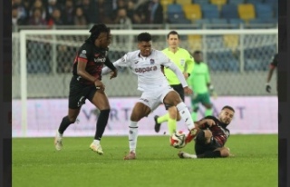 Yıkılmadık Ayaktayız