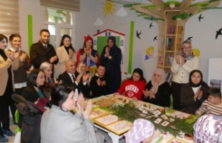 ÇOCUKLAR ARA TATİLDE ÇİLEKLİ DÜŞLER'E...