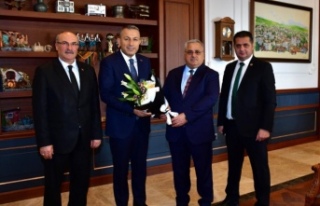 Başkan Aktürk vali Şahin’i ziyaret etti