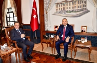 BAŞKAN GENÇ VALİ ŞAHİN’İ ZİYARET ETTİ
